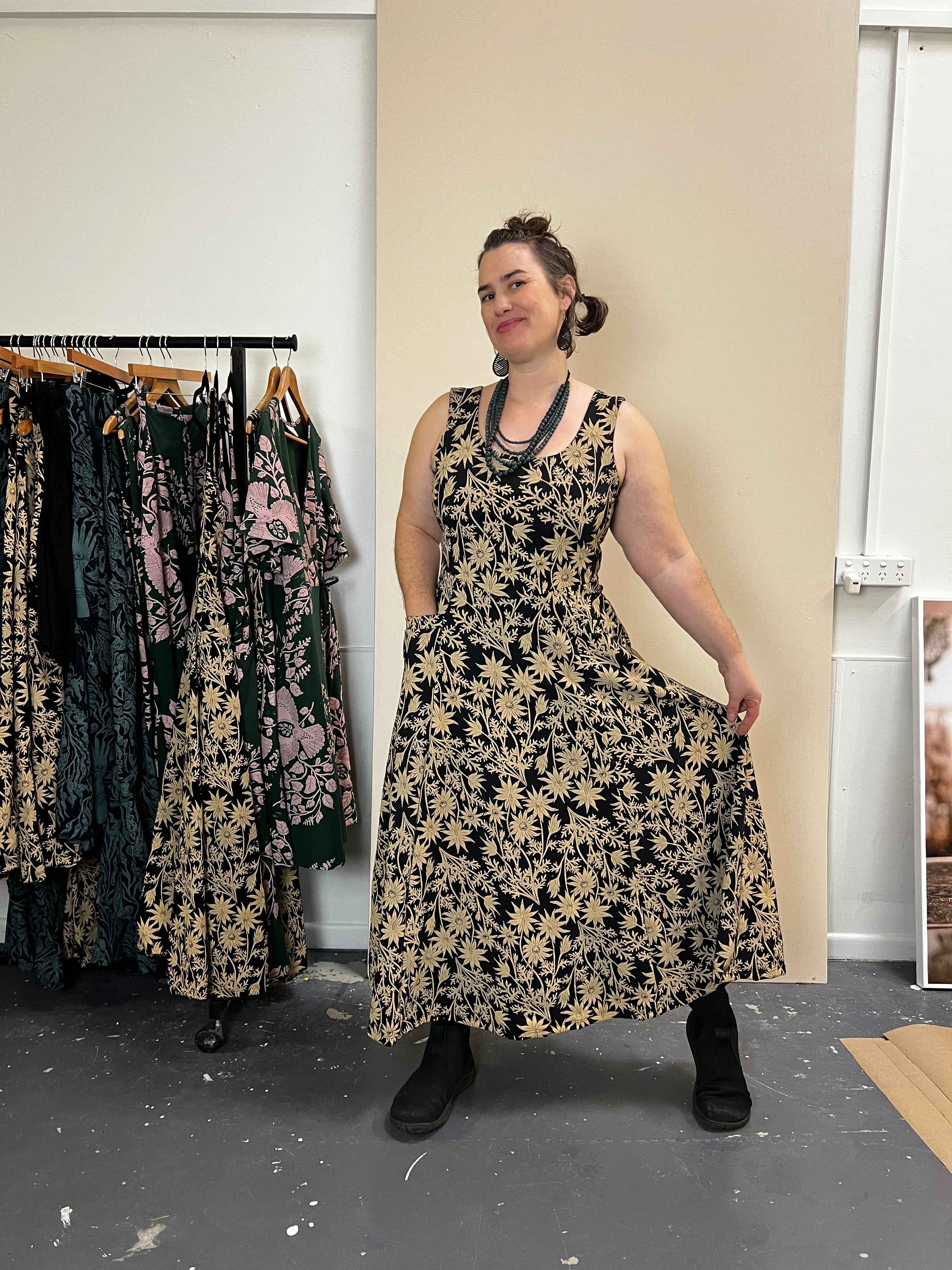 Flow Dress Stretch Cotton - Straw Flannel Flower