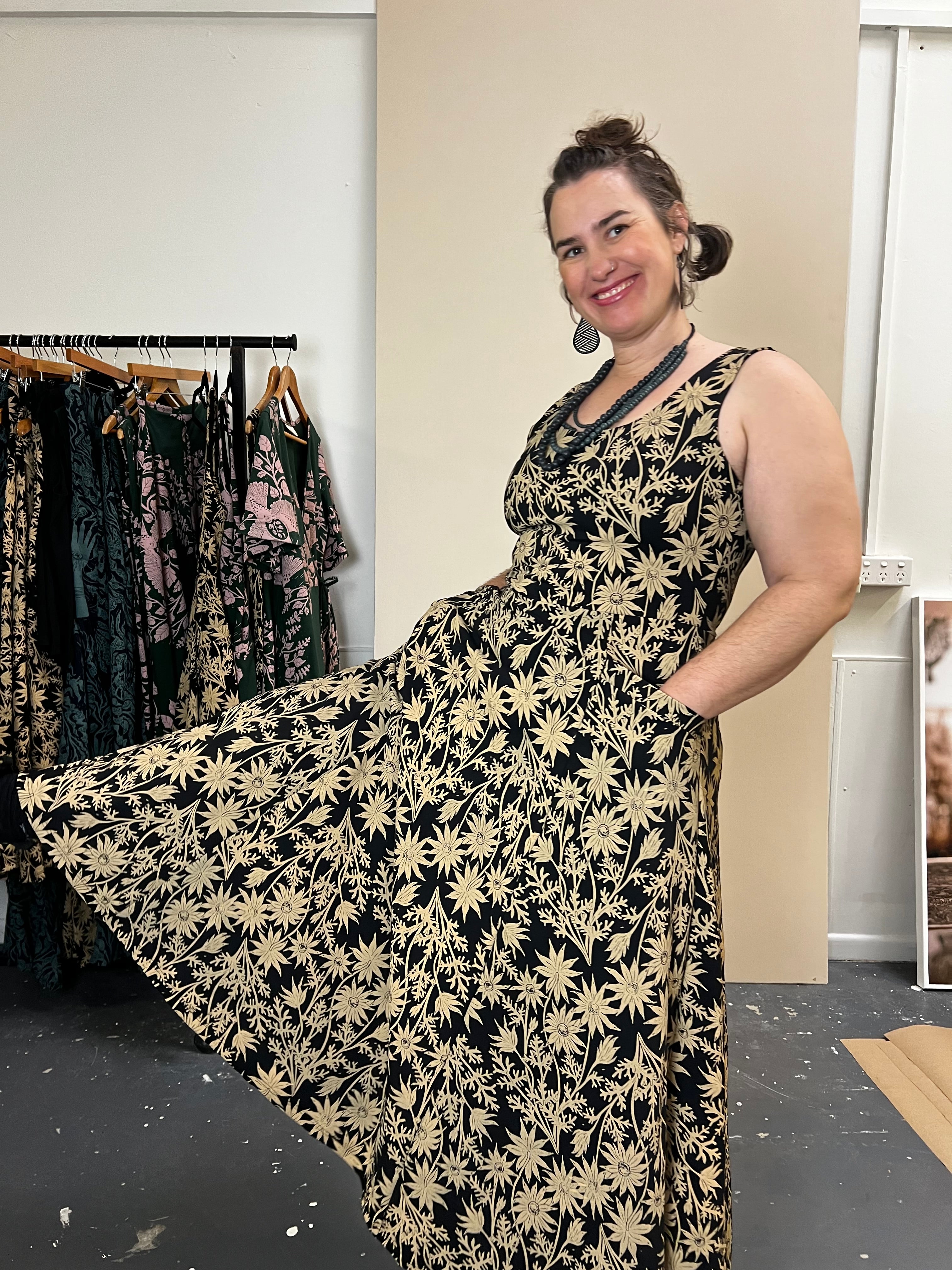 Flow Dress Stretch Cotton - Straw Flannel Flower