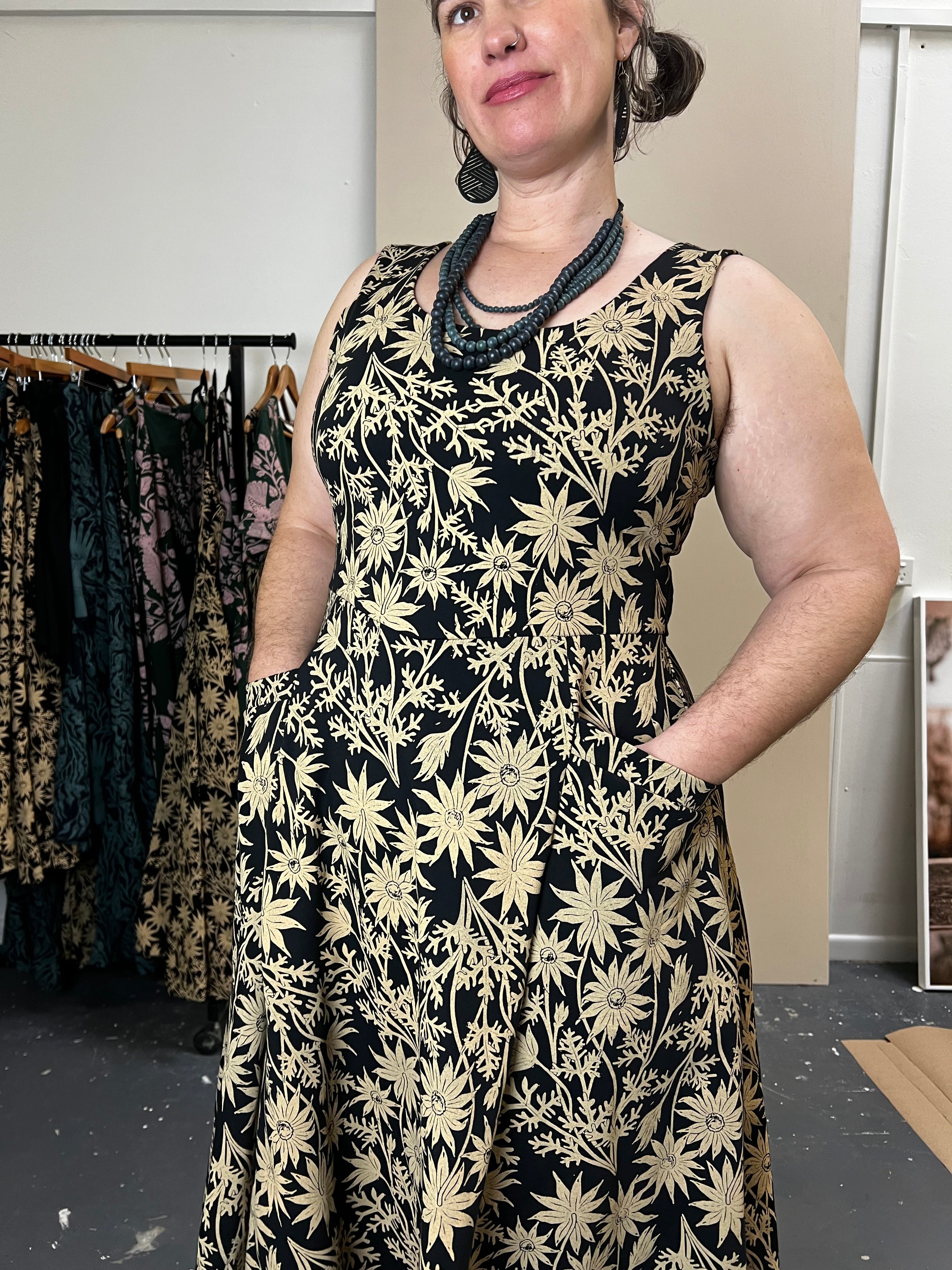 Flow Dress Stretch Cotton - Straw Flannel Flower