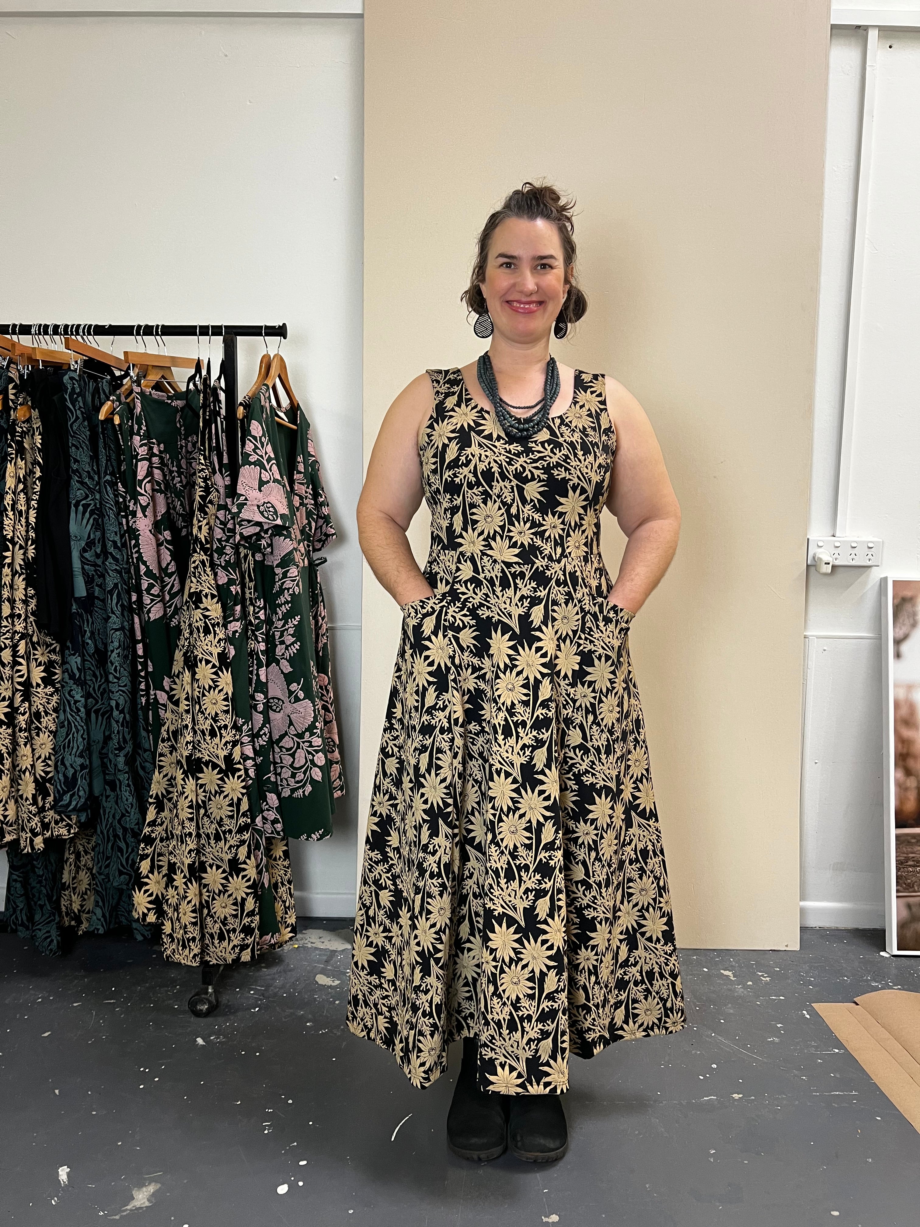 Flow Dress Stretch Cotton - Straw Flannel Flower