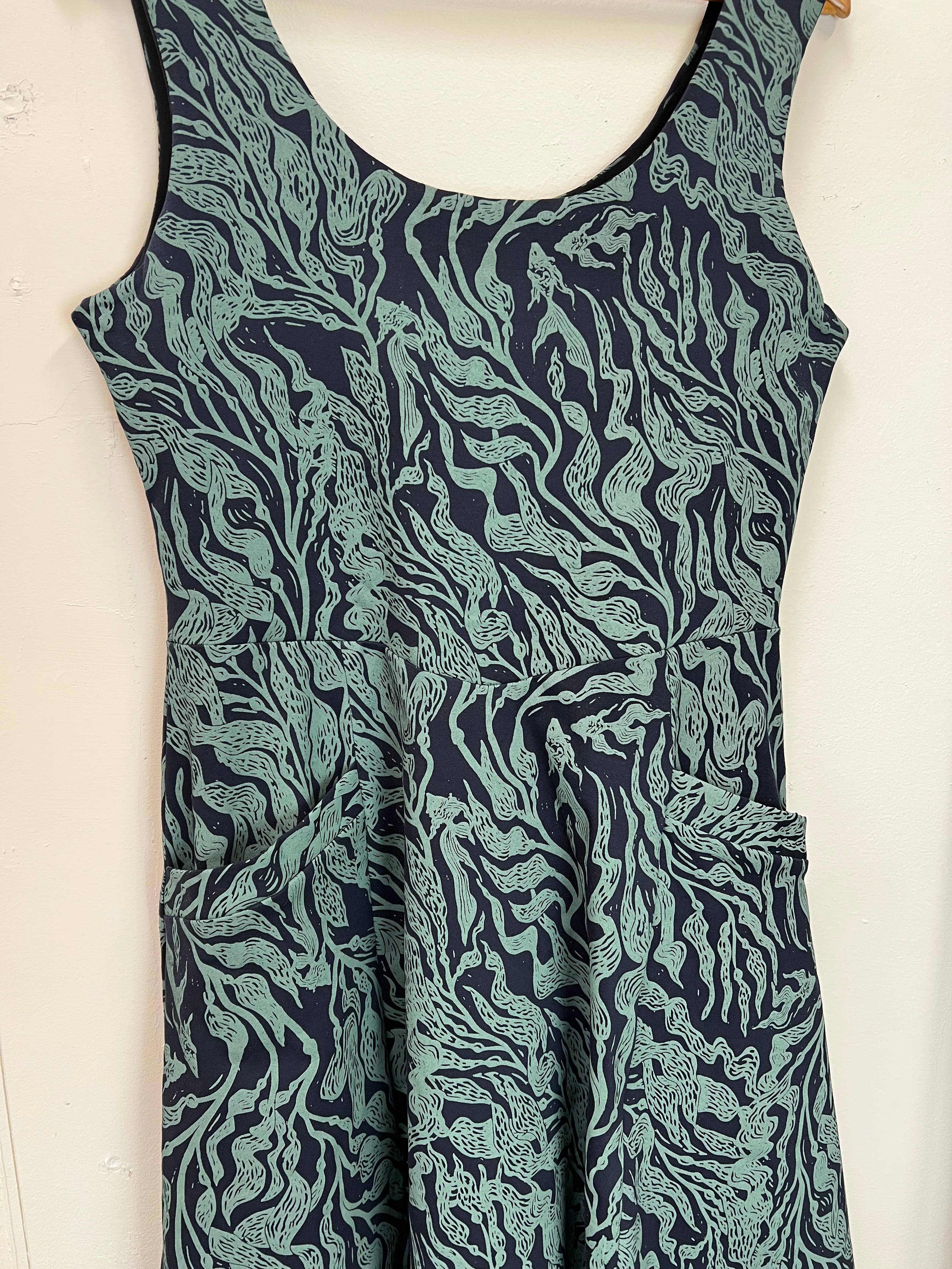 Flow Dress Stretch Cotton - Kelp Garden