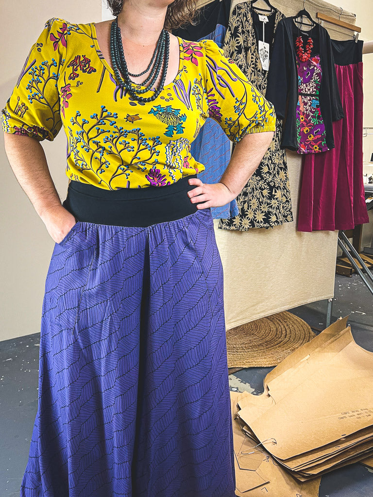 Stretch Ash Top – Yellow Botanical Organic Cotton