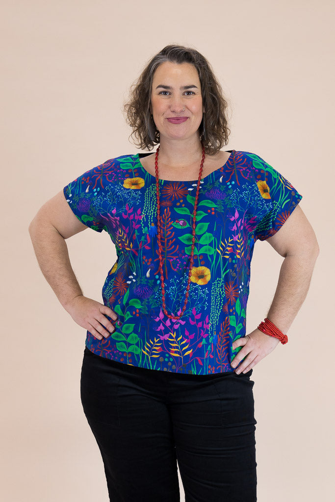 Boxy Cotton Breeze Top – Painterly Garden Blue Print