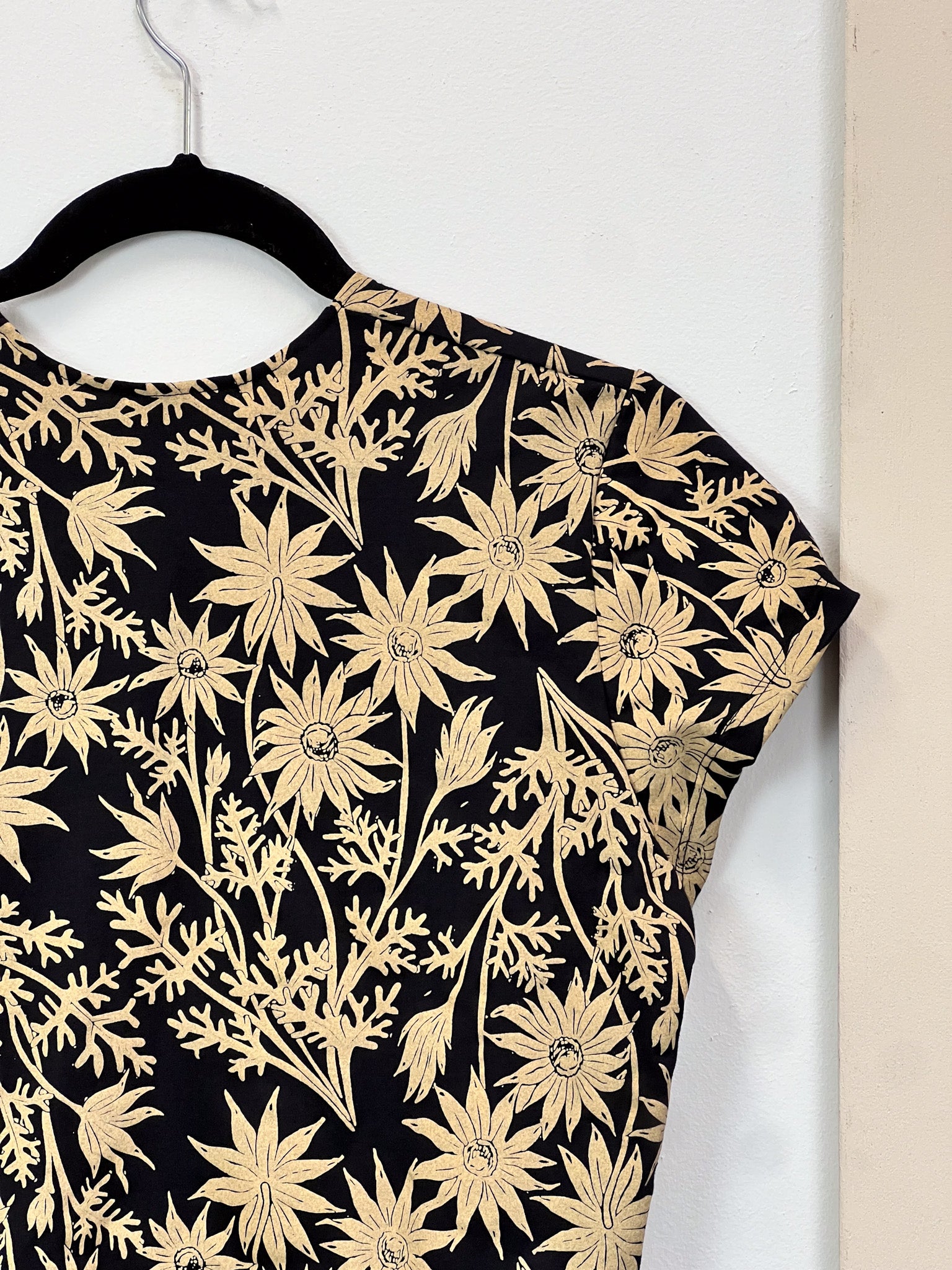 Cardamom Top Cap Sleeve – Straw Flannel Flower