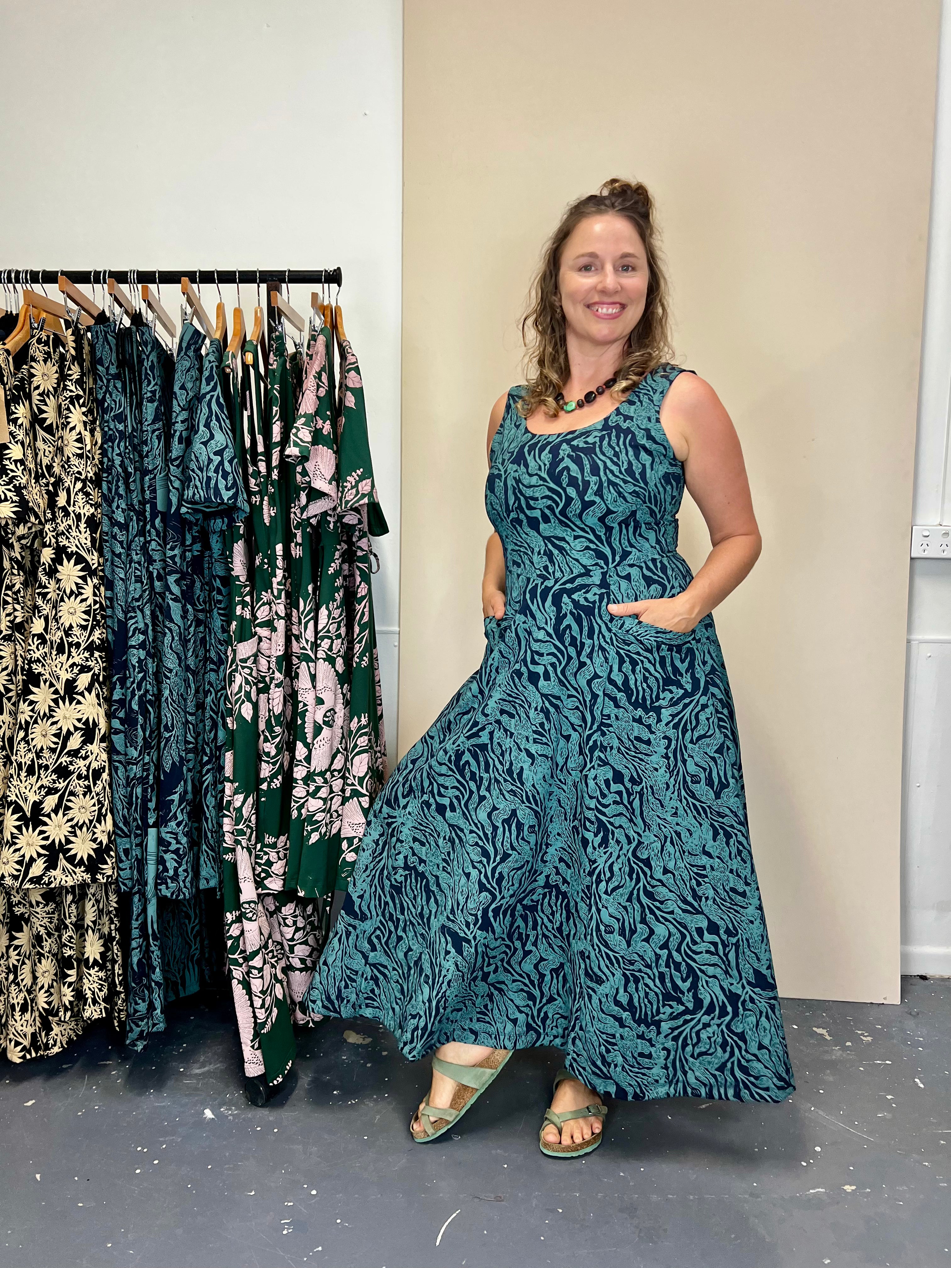 Flow Dress Stretch Cotton - Kelp Garden