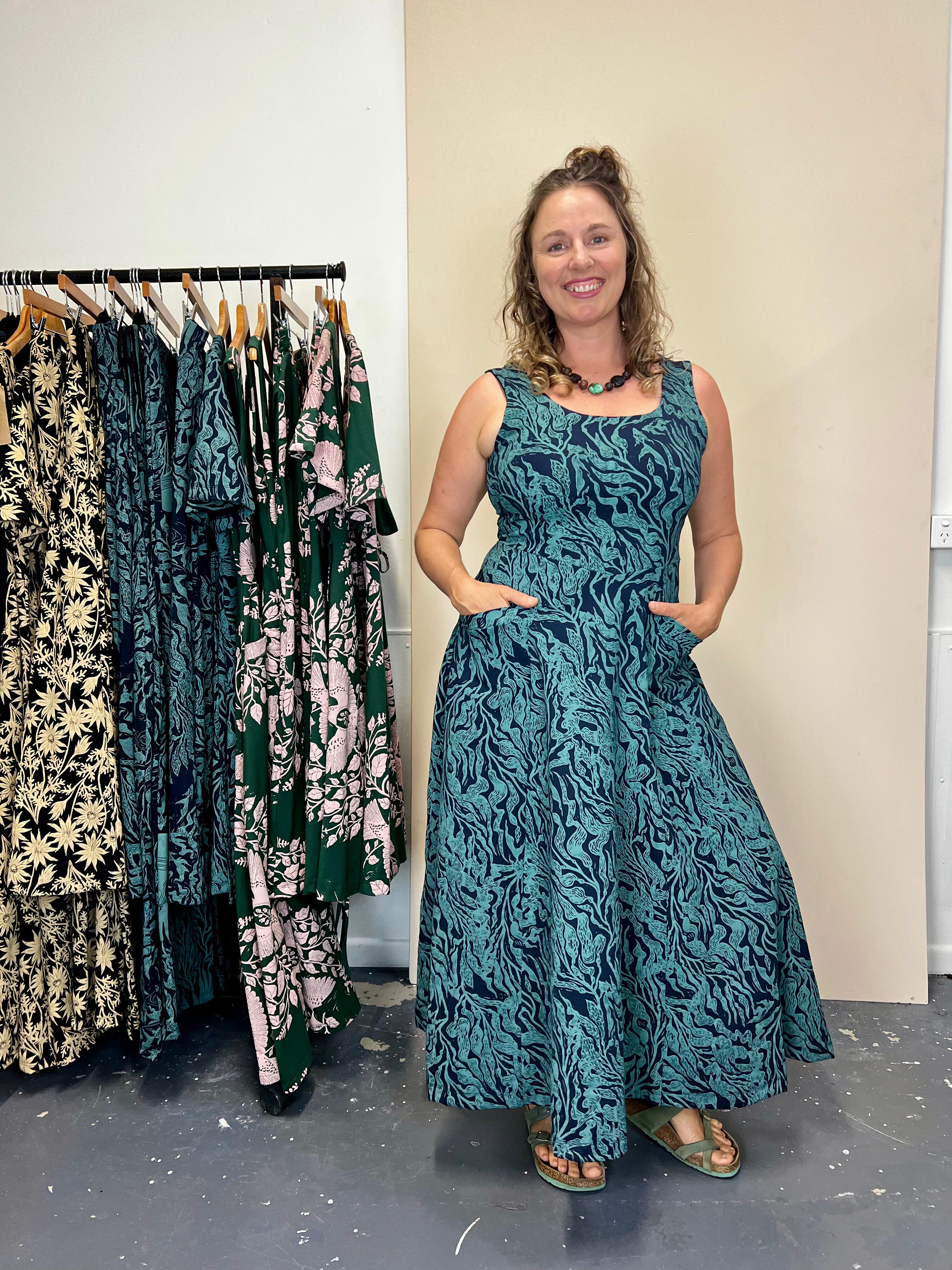 Flow Dress Stretch Cotton - Kelp Garden