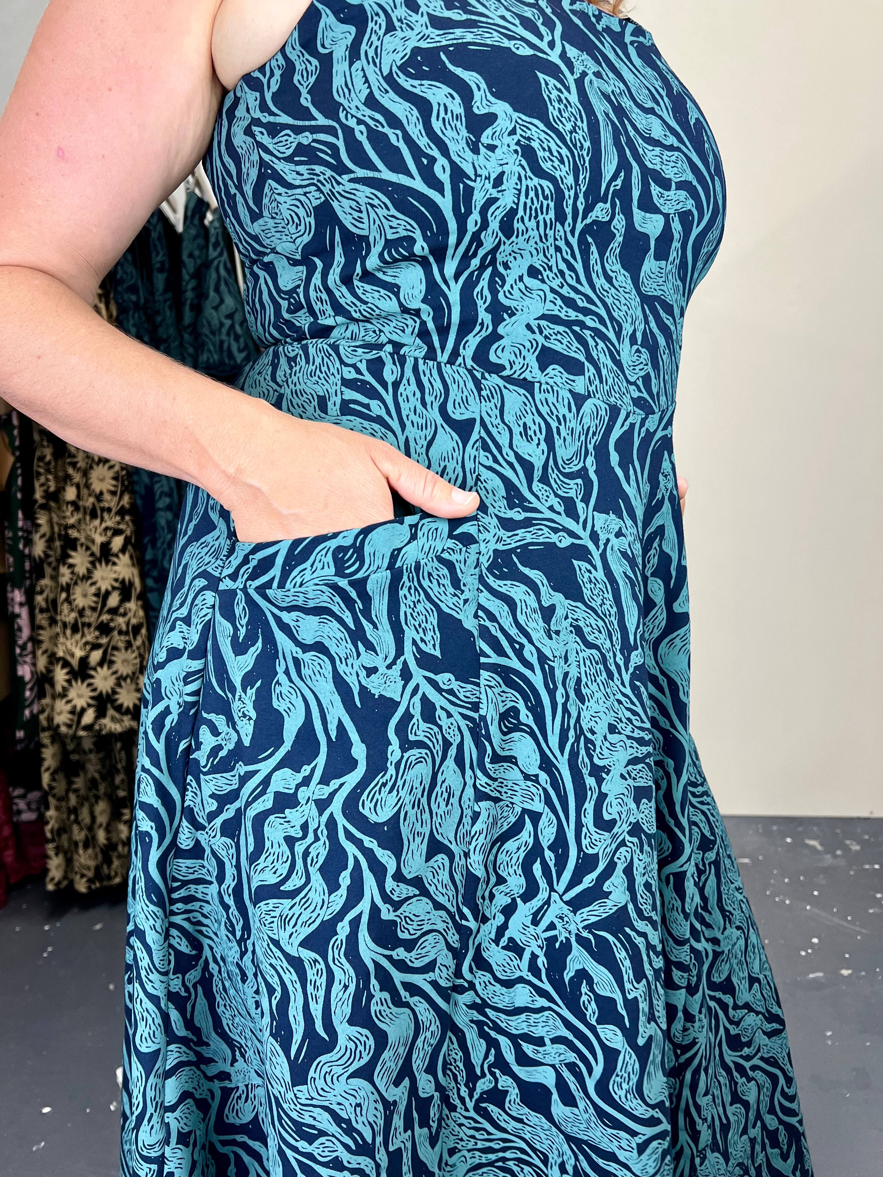 Flow Dress Stretch Cotton - Kelp Garden