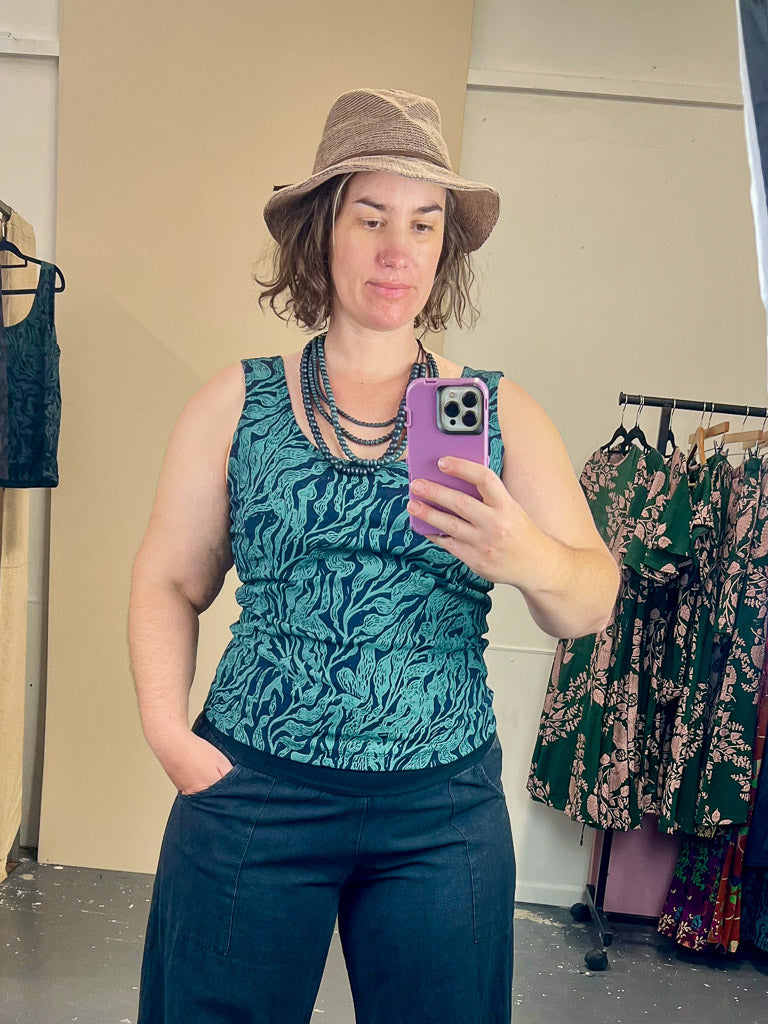 Organic Stretch Tank - Kelp Garden